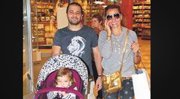 Ebru Akel'in aile saadeti