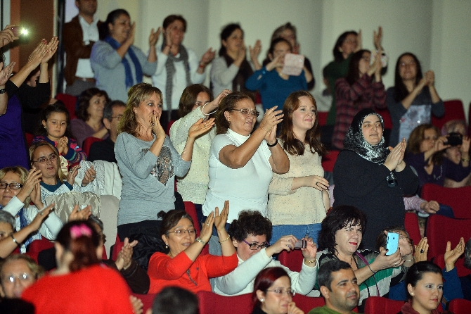 Edip Akbayram'dan kadınlara özel konser