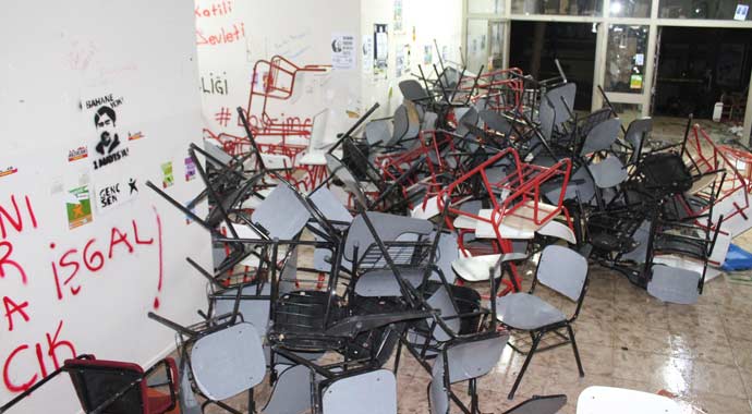 Ege Üniversitesi'nde Soma işgali: 38 gözaltı