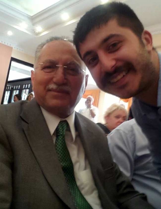 Ekmeleddin İhsanoğlu'ndan ilk selfie