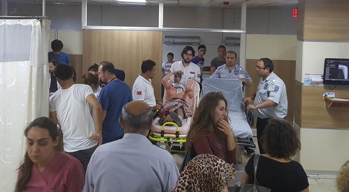 Eltilerin 'dedikodu' kavgası: 4 yaralı