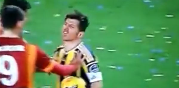 Emre'den bir küfür vukuatı daha!