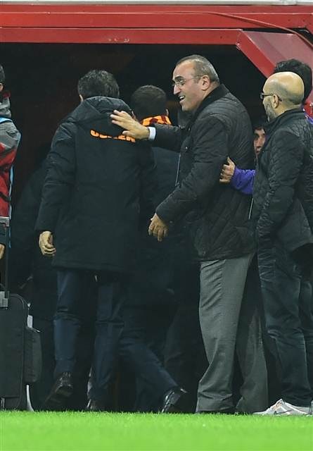 Abdurrahim Albayrak Ünal Aysal'ı bombaladı