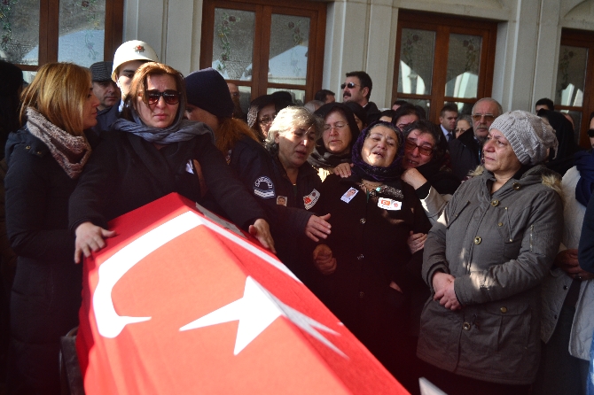 Öldürülen polise son veda