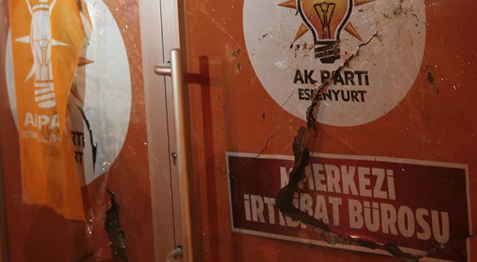 Esenyurt'ta AK Parti seçim bürosuna saldırı