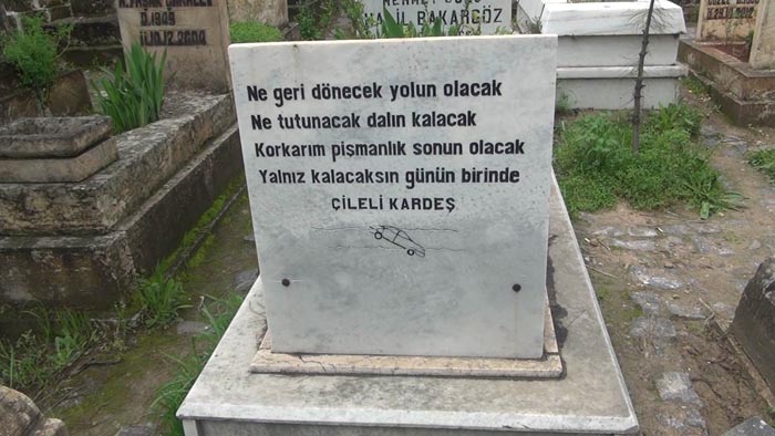 Onların ölüm sebepleri mezar taşlarında gizli!