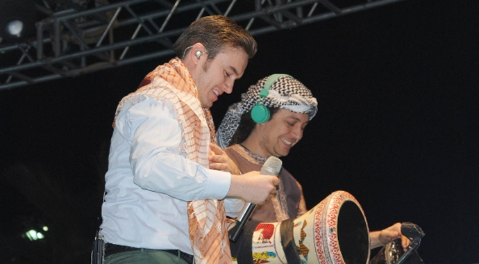 Mustafa Ceceli konserinde olay!