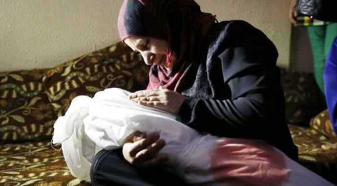Filistinli anne evladına son defa baktı