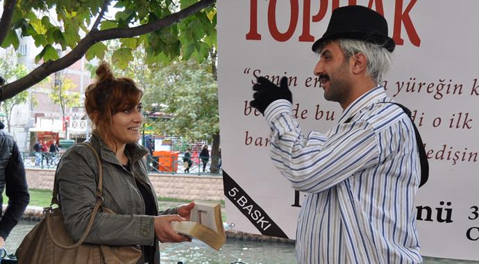 Böyle evlenme teklifi görülmedi