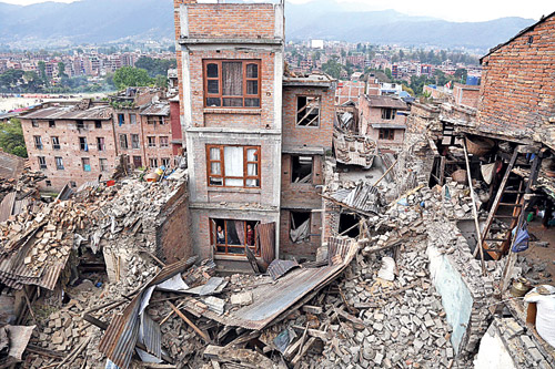 Nepal'de ölüm ve düğün