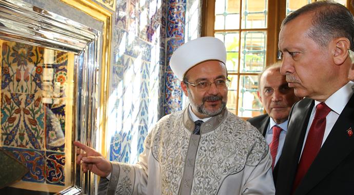Eyüp Sultan Türbesi ziyarete açıldı