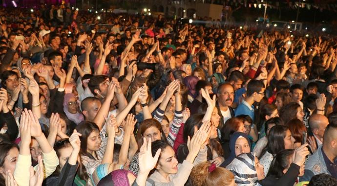 Mustafa Ceceli hayranlarıyla Brüksel'de buluştu