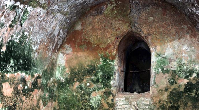 Mirasçısı çok olunca harabeye döndü