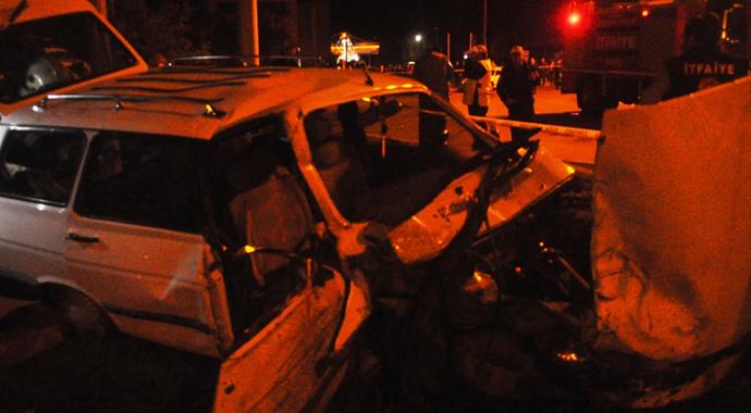 Askeri araç otomobille çarpıştı: 1 şehit, 5 yaralı