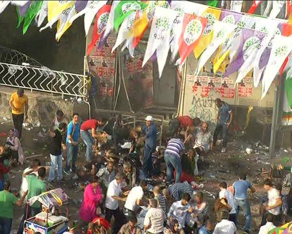 HDP mitinginde patlama: 2 ölü