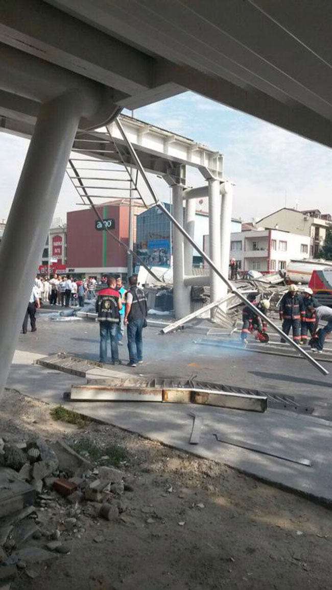 İşte üst geçit felaketinden ilk görüntüler