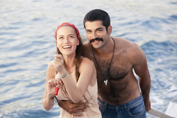 'Aşk Sana Benzer' den renkli kareler