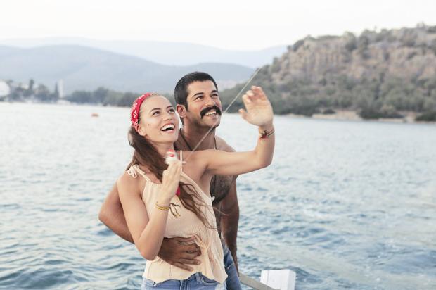 'Aşk Sana Benzer' den renkli kareler