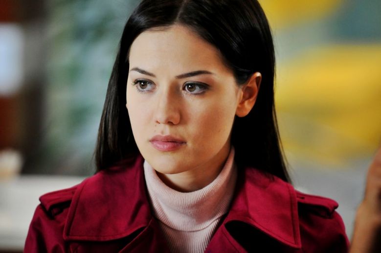 Fahriye Evcen'e büyük şok! 'Kendini bir şey zannediyor'