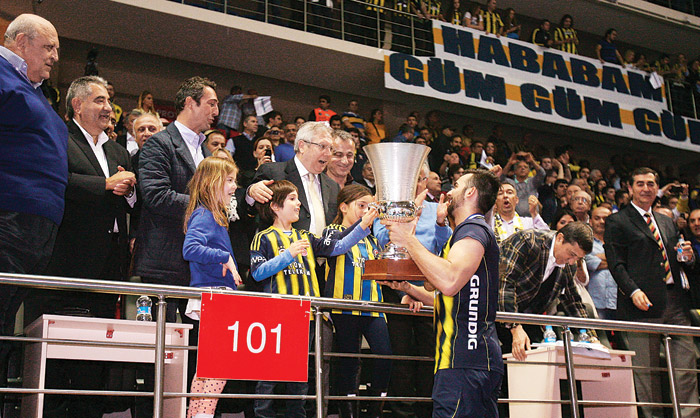 Fener destan yazdı