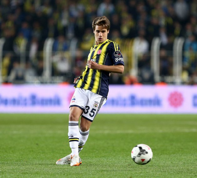 Fenerbahçe'li oyuncu Karabük'e imza attı