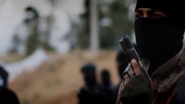 İşte FBI'ın aradığı IŞİD'çi, kendi mezarlarını kazdırıyor!