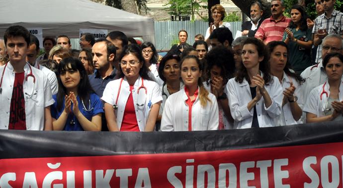 Cerrahpaşa'da asistanlar iş bıraktı