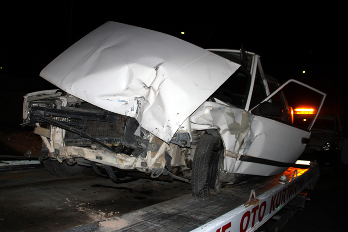 Trafik kazası geçiren Sebahat Tuncel'in kolu kırıldı