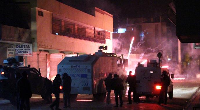 Nusaybin'de polise bombalı saldırı! 2 polis yaralı