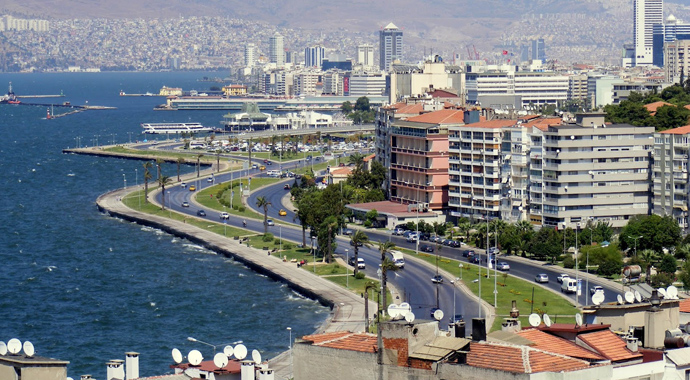 İzmir'de bu şarkıyı söylemek yasak, cezası 189 TL!