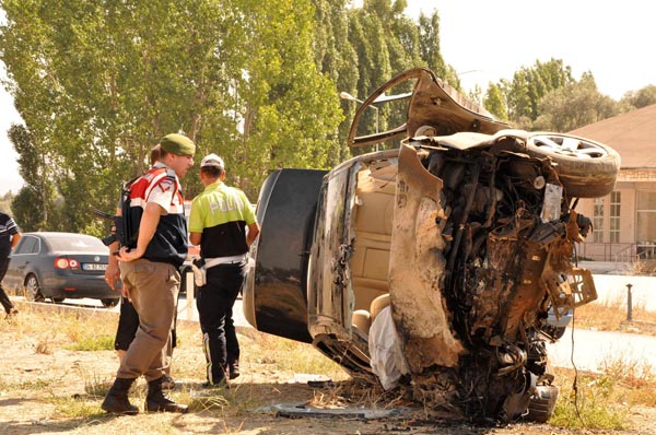 Katliam gibi kaza, 4 ölü, 3 ağır yaralı var