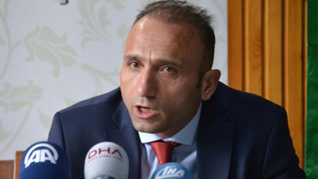 Cüneyt Çakır'a kötü haber! 'En iyi hakem' unvanını kaybetti