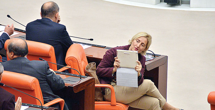 4 eski Bakana soruşturma komisyonu! Ne varsa ortaya çıkacak