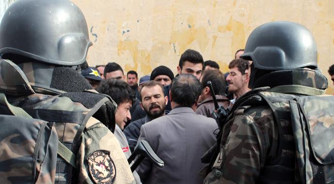 Polis, linç edilmek istenen katili camiye kaçırdı