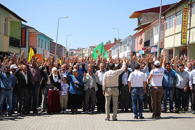 'Heykel gerginliği' Bingöl'e sıçradı