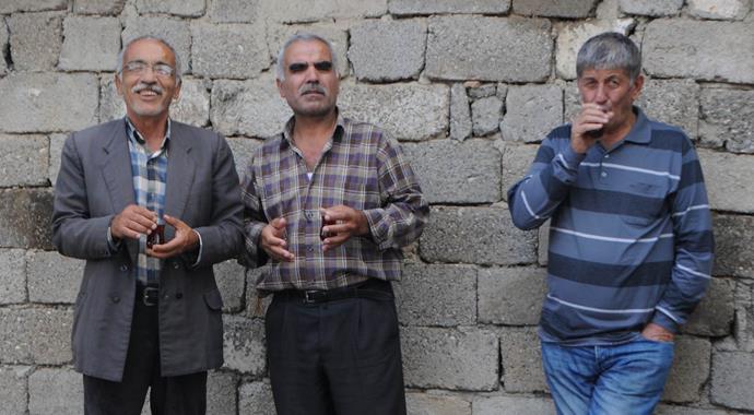 İntihar girişimini çay içerek izlediler