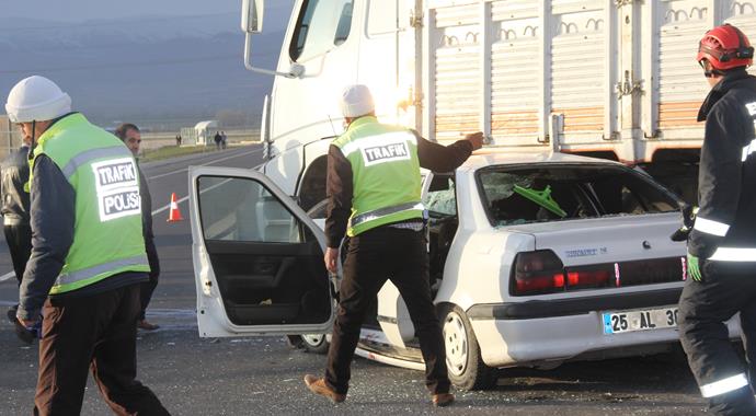 Erzurum'da feci kaza! 5 askeri personel yaralı