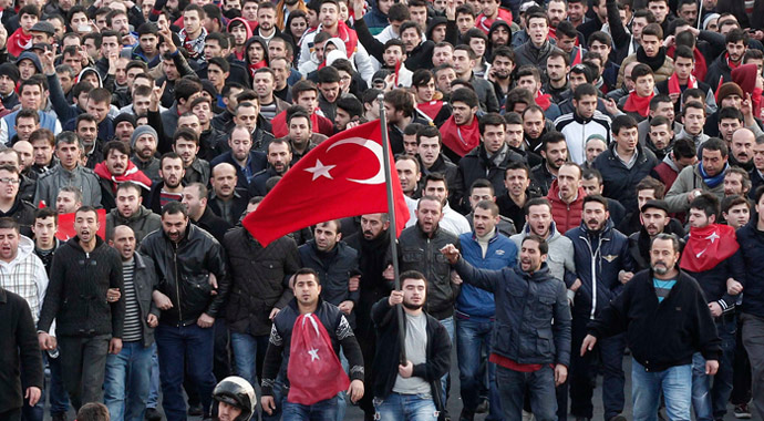 Burak Can baba ocağına geldi, gözyaşları sel odu