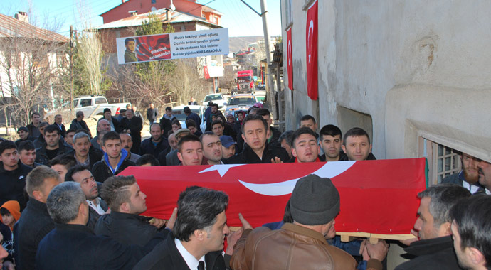 Burak Can baba ocağına geldi, gözyaşları sel odu