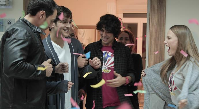 Medcezir'in Mira'sı herkesi şaşırttı! Kısacık ve siyah