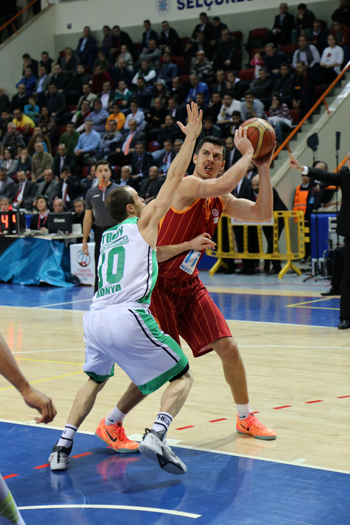 Galatasaray deplasmanda zorlanmadı