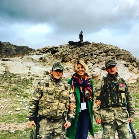 Gülben Ergen'den Mehmetçikli paylaşım