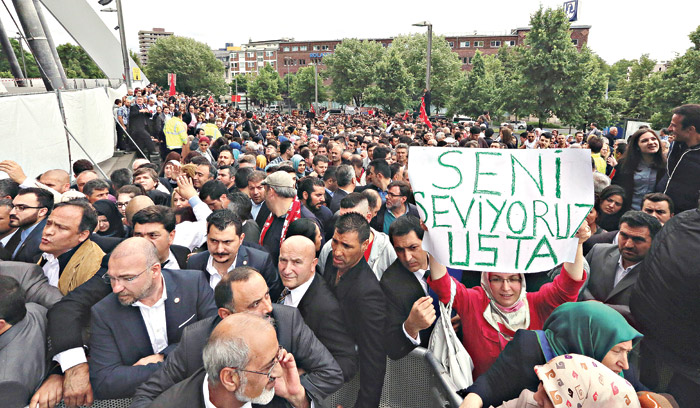 Avrupa'nın kalbinden Avrupa'ya mesaj: Hiç kimse bizi azarlayamaz