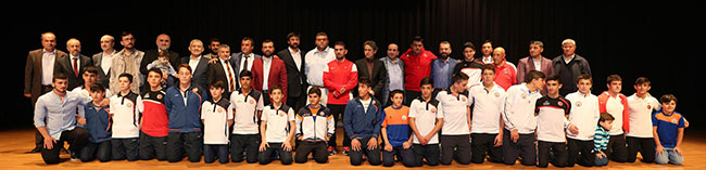 Güreşin Yıldızları Başakşehir'de parladı