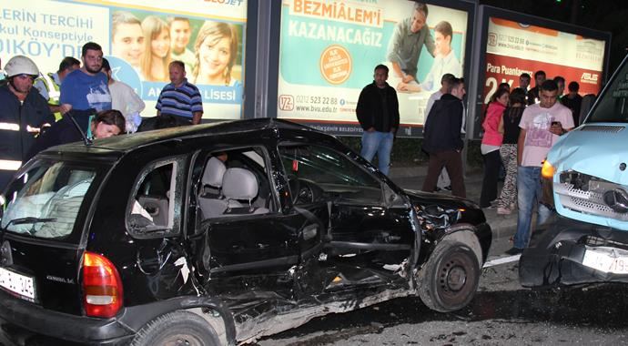 Üsküdar'da feci kaza: 4 yaralı