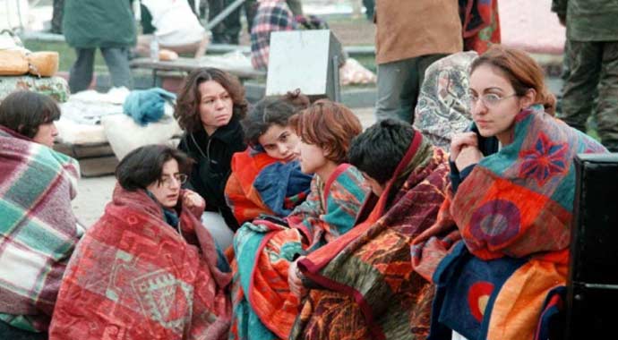 Düzce depreminin üzerinden tam 15 yıl geçti! Acısı hala taze