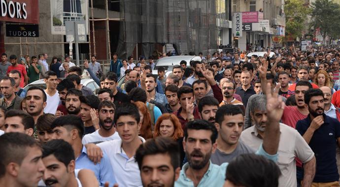 Ankara protestosunda gerginlik! 1'i polis 2 yaralı