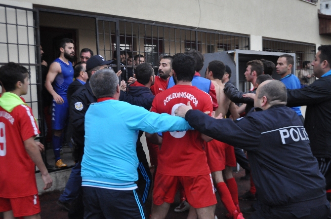 Amatör maçta kavga