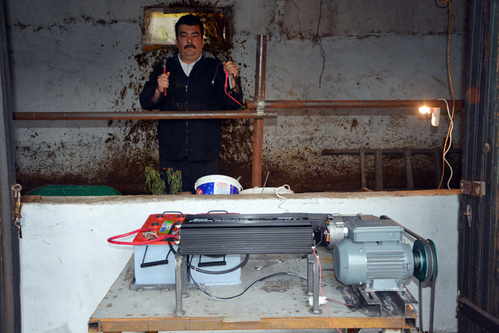 Damda elektrik üretti!