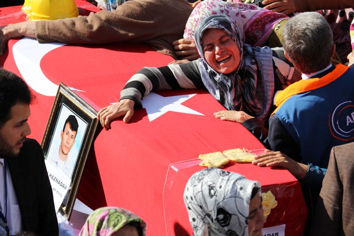 O madencinin tabutundaki bu detay yürekleri dağladı